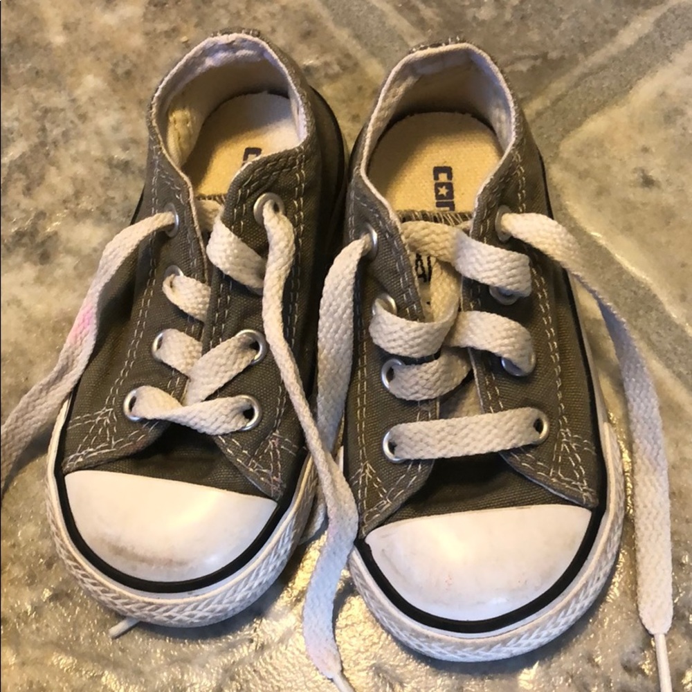 Toddler converse sneakers size 5